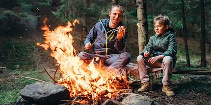 Feu de camp en famille - Canada