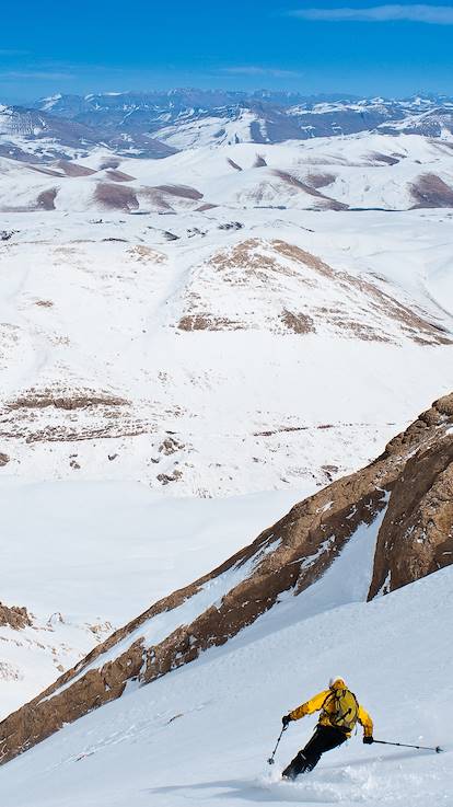 Skieur sur les Monts Zagros - Province du Kordestan - Iran