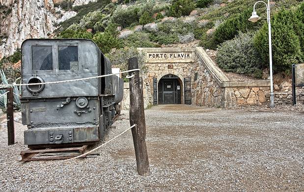 Entrée de l'ancienne mine de Porto Flavia - Sardaigne - Italie