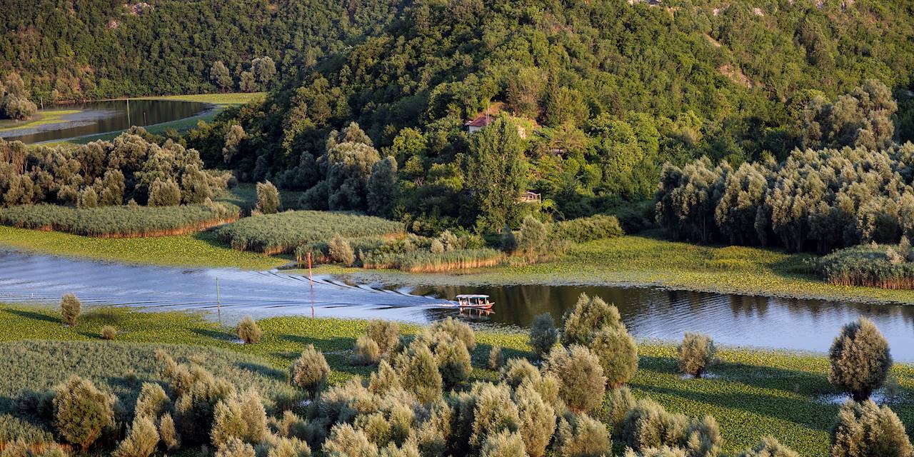 Balade en bateau sur la rivière Crnojevica, alimentant le lac Skadar - Rijeka Crnojevica - Monténégro