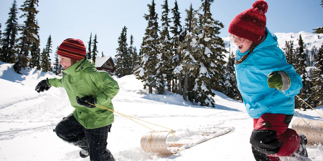 Enfants jouant dans la neige - Canada