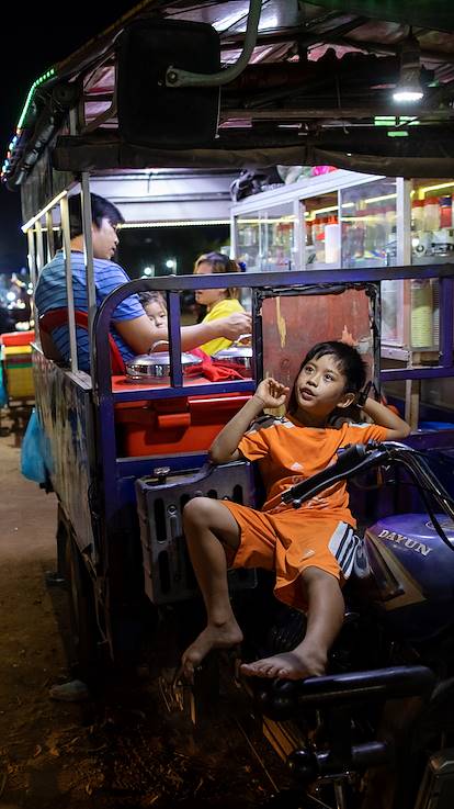 En famille, sur la Route 60 - Siem Reap - Cambodge