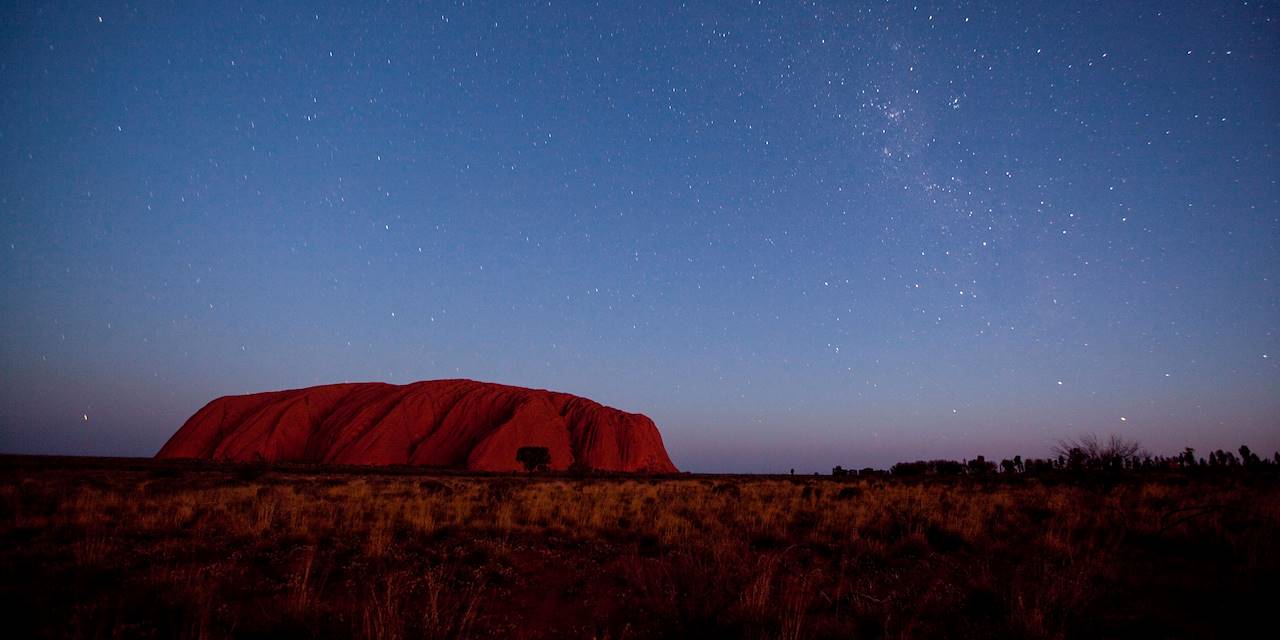 Uluru, sous le ciel étoilé - Ayers Rock - Australie