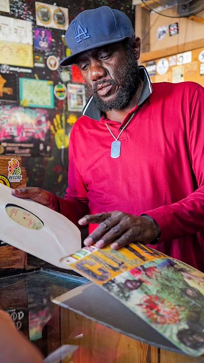 Rencontre avec un disquaire à Kingston : Rockers International Records - Jamaïque