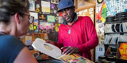 Rencontre avec un disquaire à Kingston : Rockers International Records - Jamaïque