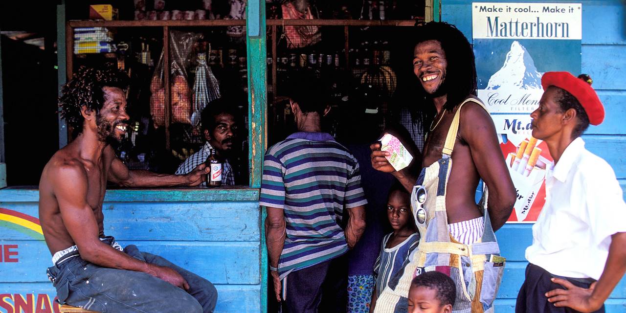 Scène de vie dans un bar de plage - Negril - Jamaïque