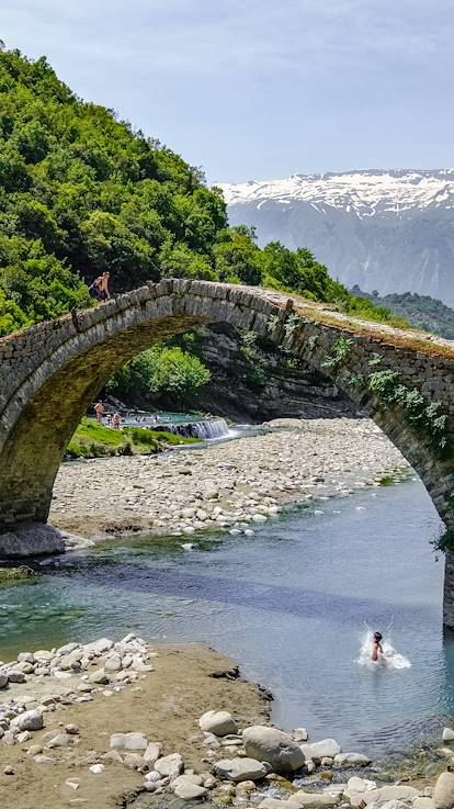 Pont Ura e Kadiut et les thermes de Benjë - Permet - Albanie