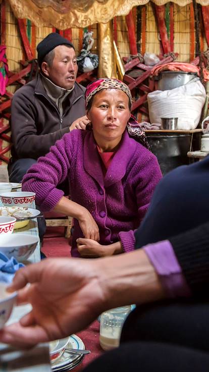 Repas dans une yourte avec les nomades du Lac Song Kul - Kirghizistan