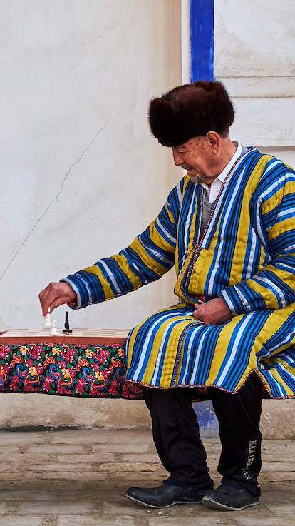 Hommes jouant aux échecs - Boukhara - Ouzbékistan