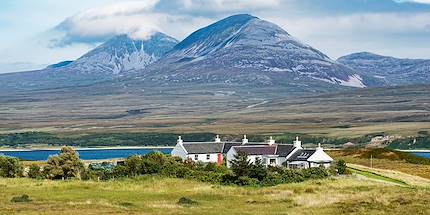 Vue sur le Pap de Jura depuis l'île d'Islay - Ecosse - Royaume-Uni