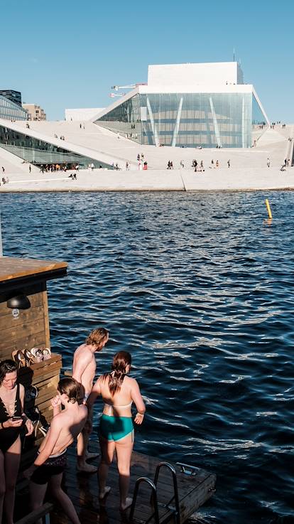 Plongeon face à l'Opéra d'Oslo - Norvège
