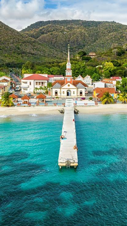 Les Anses d'Arlet et son église Saint-Henri - Martinique