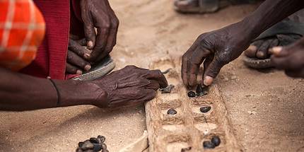 Hommes jouant au bao - Kenya