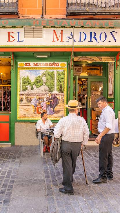 Scène de vie dans les rues de Madrid - Espagne