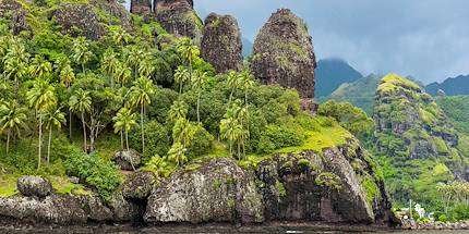 Les îles Marquises, du marquisien « Fenua Enata », la « Terre des Hommes ».
