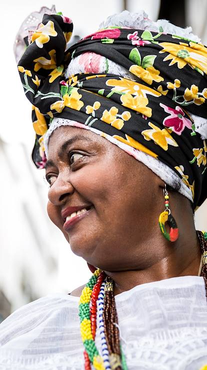 Femme brésilienne en costume traditionnel de Bahia - Salvador - Région du Nord-Est - Brésil
