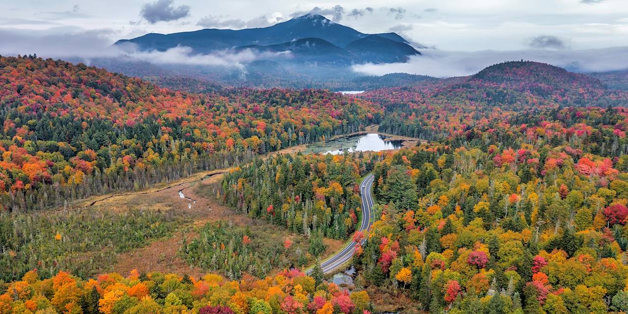 Parc national du Mont Orford durant l'automne - Québec - Canada