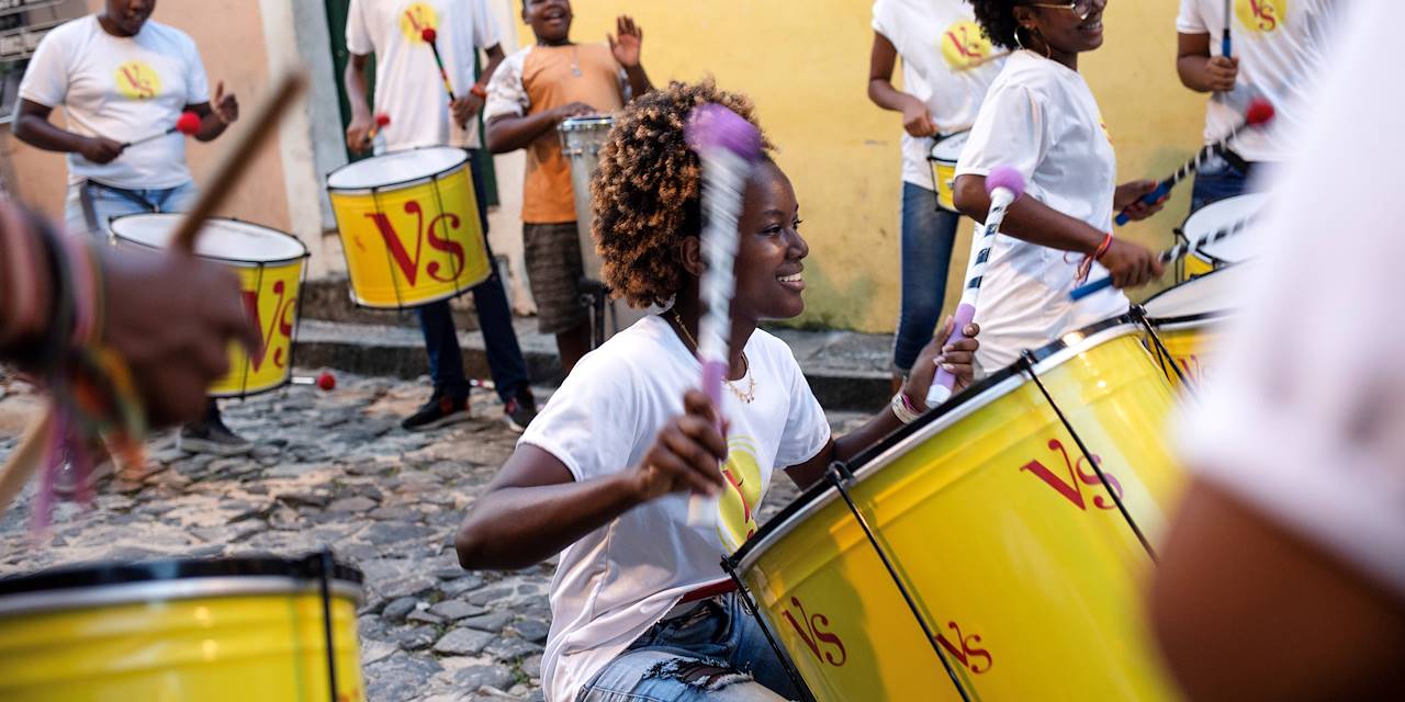 Concert de percussions dans une rue de Pelourinho - Salvador - Brésil