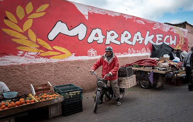 Scène de vie sur un marché de la médina - Marrakech - Maroc