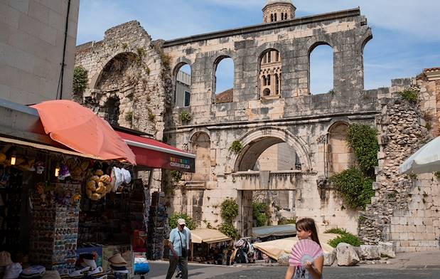 Vestiges dans la vieille ville fortifiée - Split - Croatie